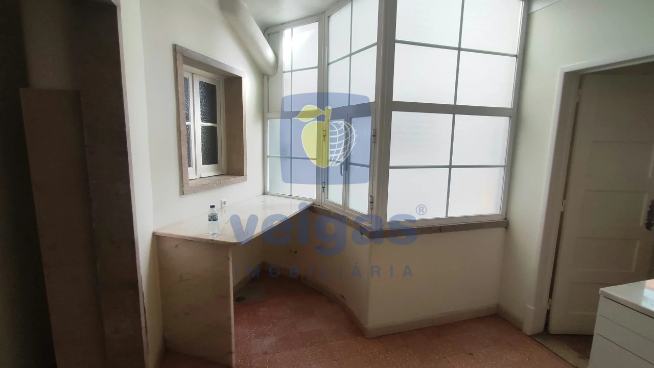 Apartamento T4 para Arrendamento em Areeiro Foto 28