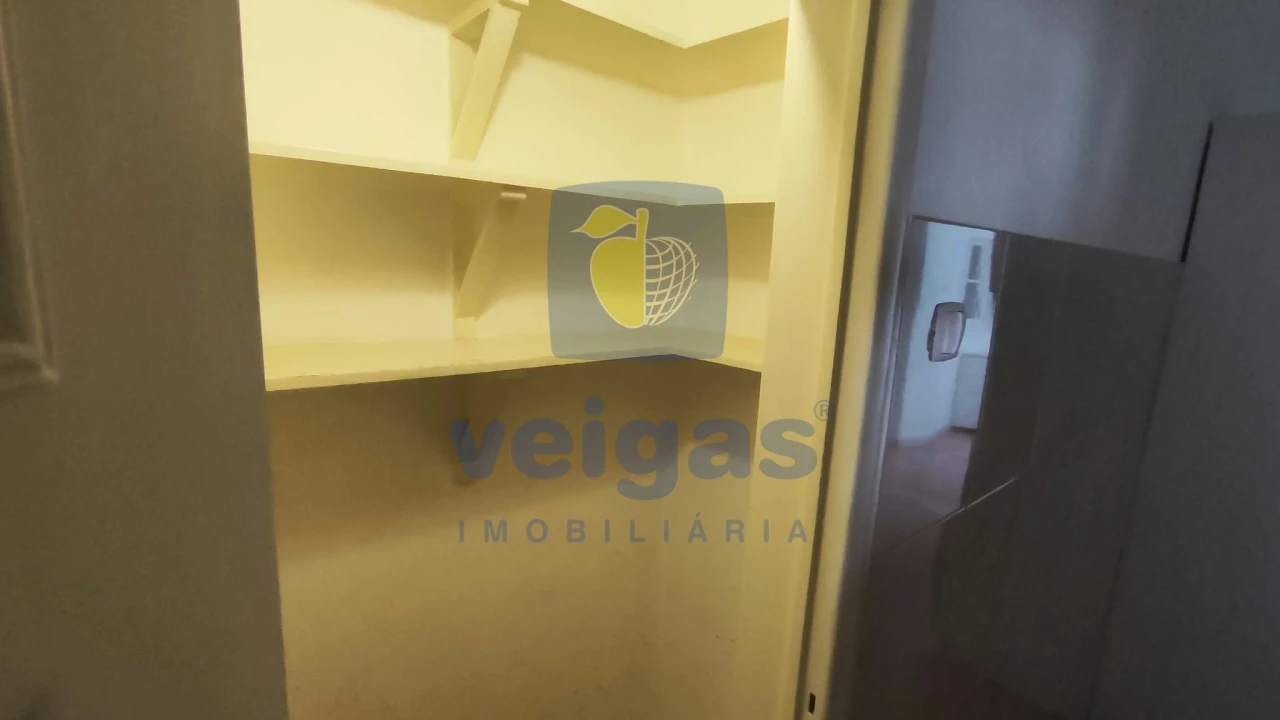 Apartamento T4 para Arrendamento em Areeiro Foto 27