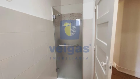 Apartamento T4 para Arrendamento em Areeiro