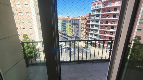 Apartamento T4 para Arrendamento em Areeiro
