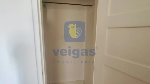 Apartamento T4 para Arrendamento em Areeiro