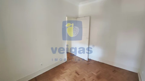 Apartamento T4 para Arrendamento em Areeiro