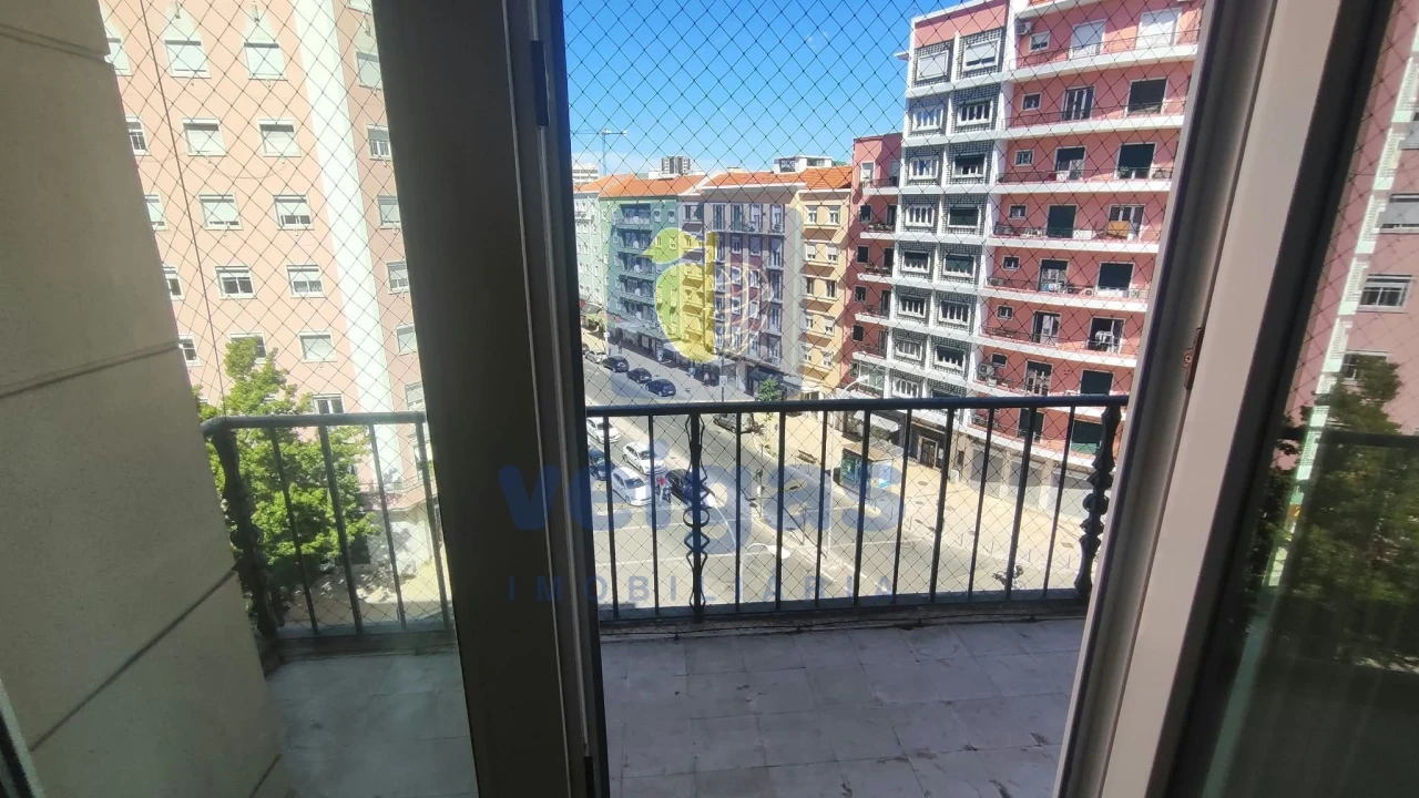 Apartamento T4 para Arrendamento em Areeiro Foto 36