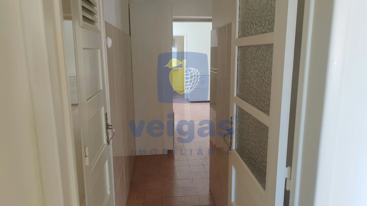 Apartamento T4 para Arrendamento em Areeiro Foto 23