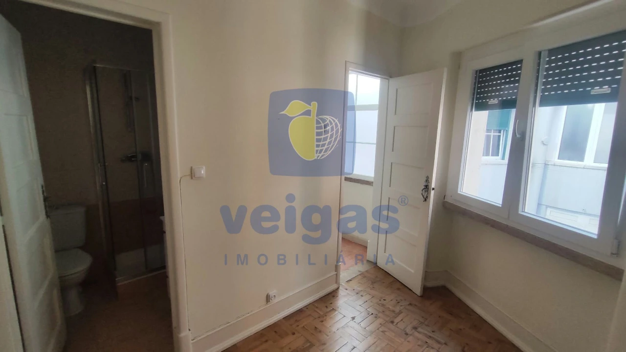 Apartamento T4 para Arrendamento em Areeiro Foto 31