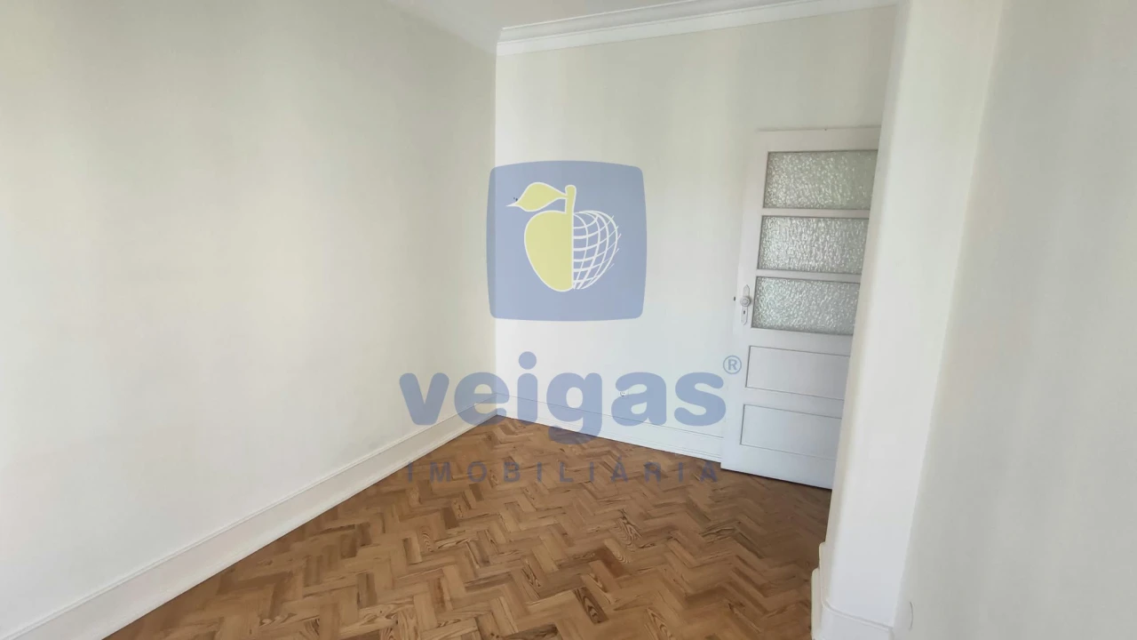 Apartamento T4 para Arrendamento em Areeiro Foto 14