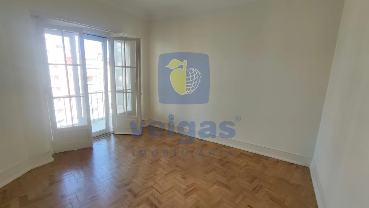 Apartamento T4 para Arrendamento em Areeiro Foto 10