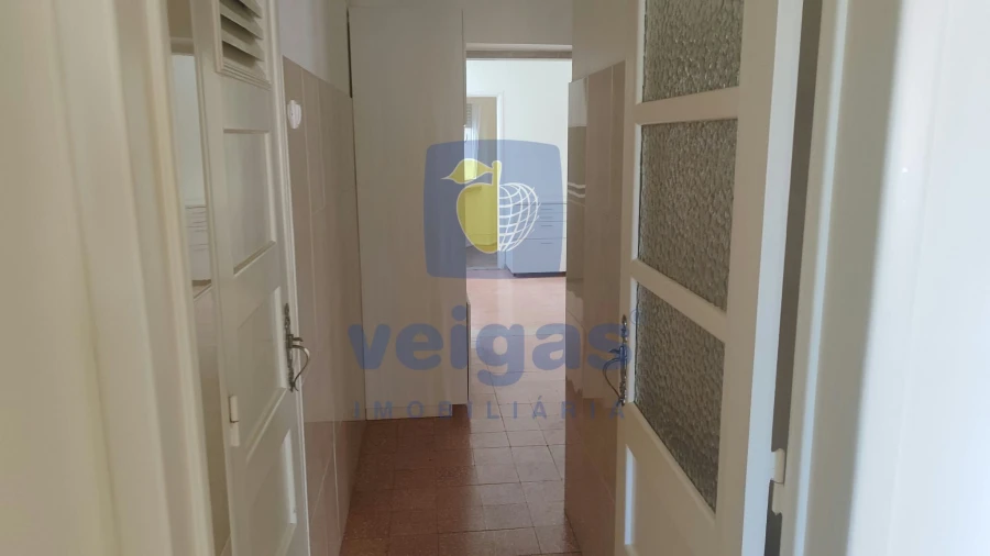 Apartamento T4 para Arrendamento em Areeiro Foto 23