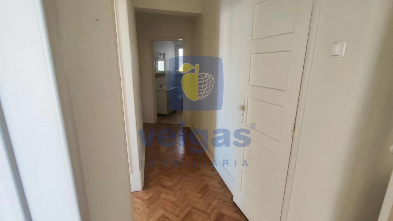 Apartamento T4 para Arrendamento em Areeiro Foto 16