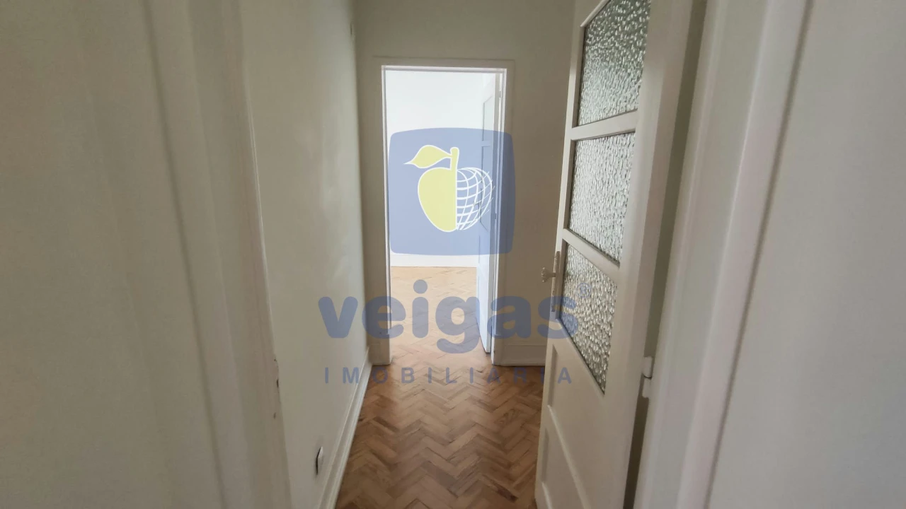 Apartamento T4 para Arrendamento em Areeiro Foto 5