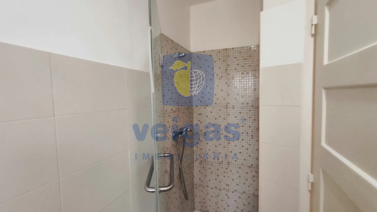 Apartamento T4 para Arrendamento em Areeiro Foto 22
