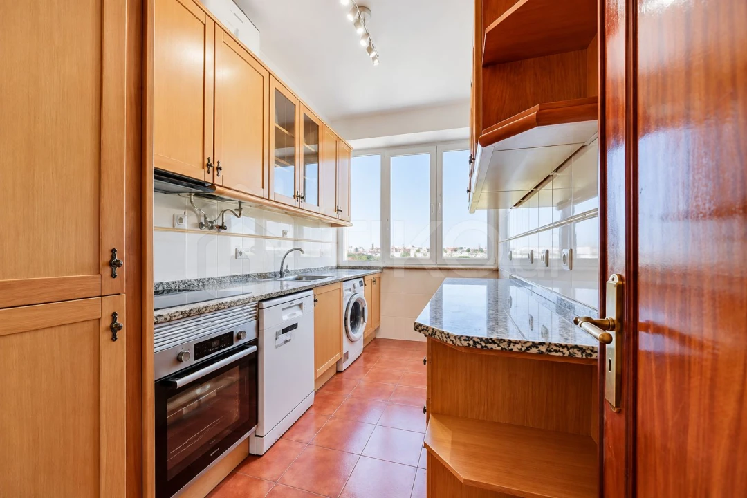 Apartamento T3 para Venda em Pontinha e Famões Foto 11