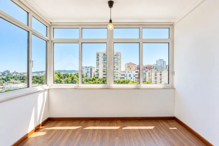 Apartamento T3 para Venda em Pontinha e Famões Foto 2