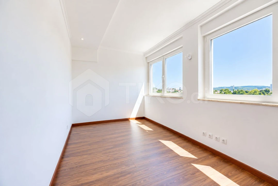Apartamento T3 para Venda em Pontinha e Famões Foto 19