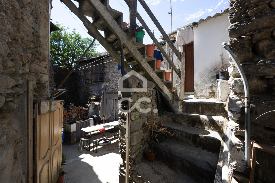 Moradia T7 para Venda em Peso da Régua e Godim Foto 11