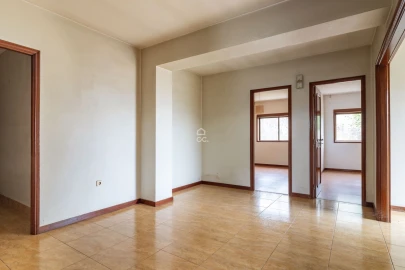 Terreno para Venda em Selho (São Jorge)