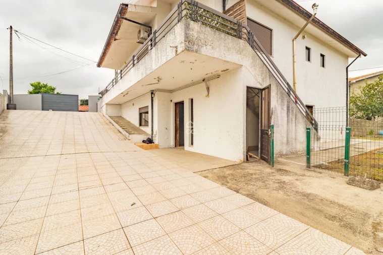 Terreno para Venda em Selho (São Jorge) Foto 2