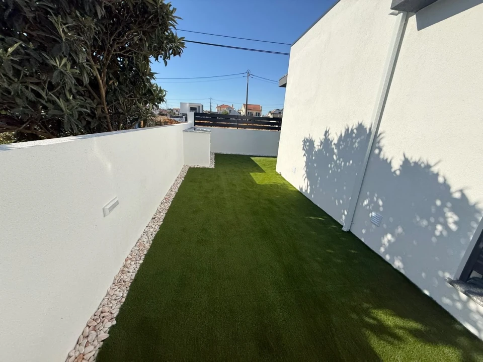 Moradia T4 para Venda em Fernao Ferro Foto 29