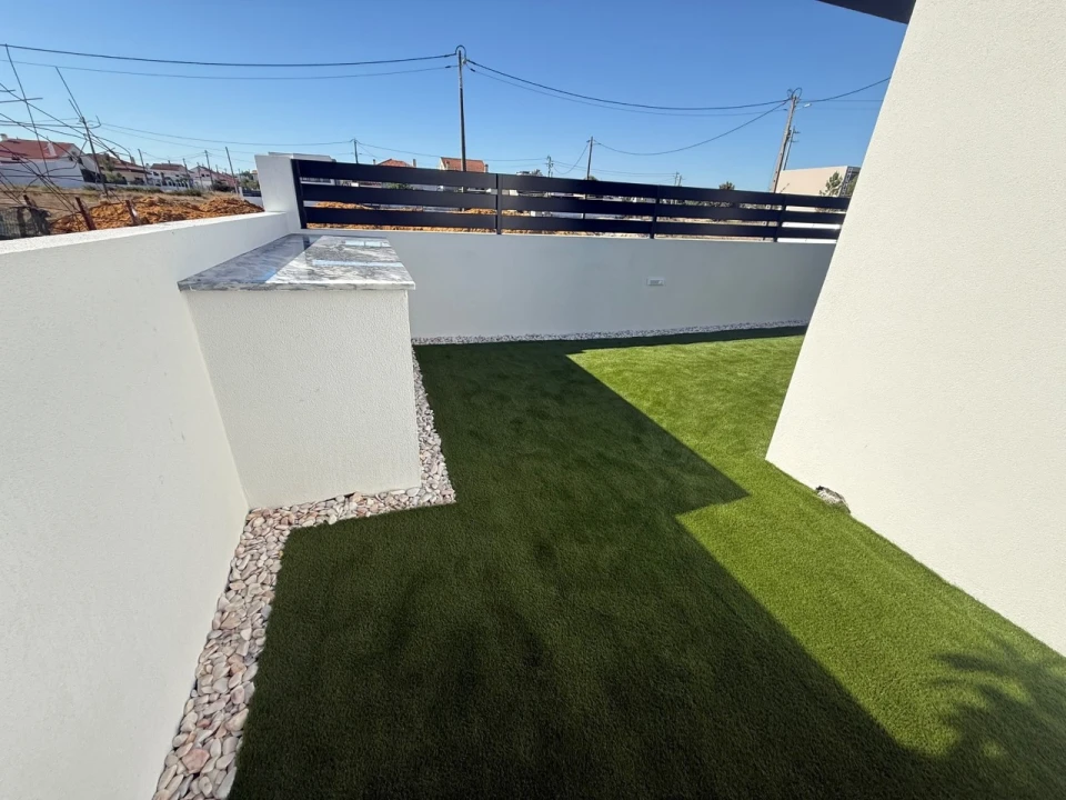 Moradia T4 para Venda em Fernao Ferro Foto 30