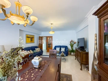 Apartamento T4 para Venda em São João Baptista