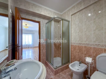 Apartamento T4 para Venda em São João Baptista