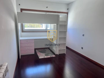 Moradia T3 para Arrendamento em Mindelo