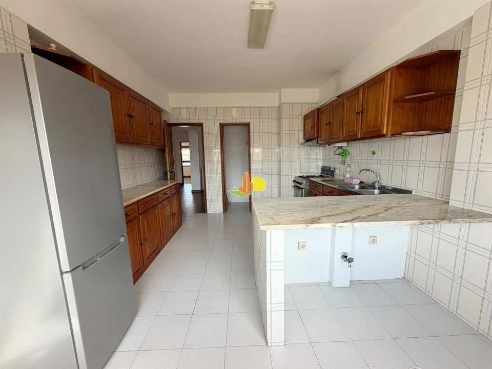 Apartamento T2 para Arrendamento em Buarcos Foto 4