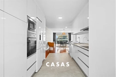 Apartamento T2 para Arrendamento em São Martinho