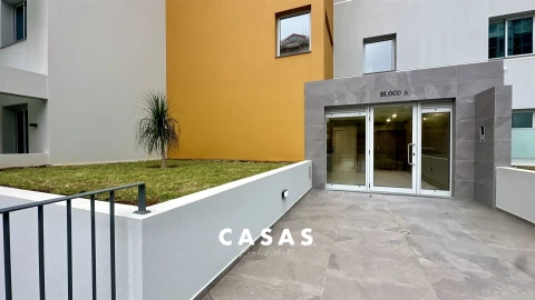 Apartamento T2 para Arrendamento em São Martinho