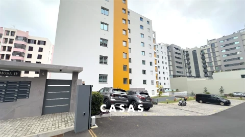 Apartamento T2 para Arrendamento em São Martinho