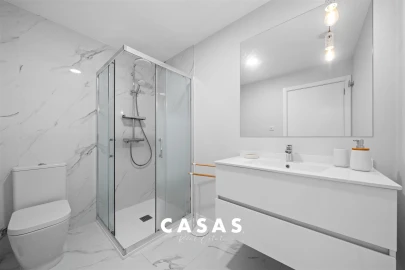 Apartamento T2 para Arrendamento em São Martinho