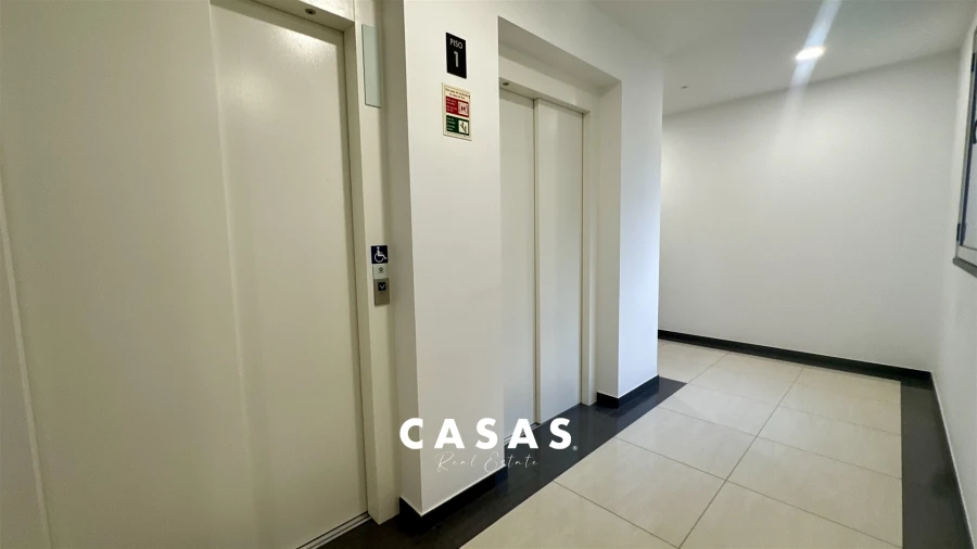 Apartamento T2 para Arrendamento em São Martinho Foto 28