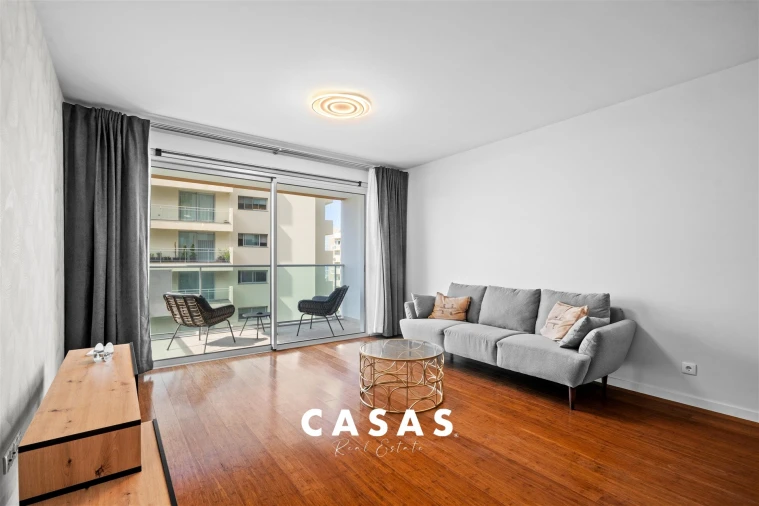 Apartamento T2 para Arrendamento em São Martinho Foto 8