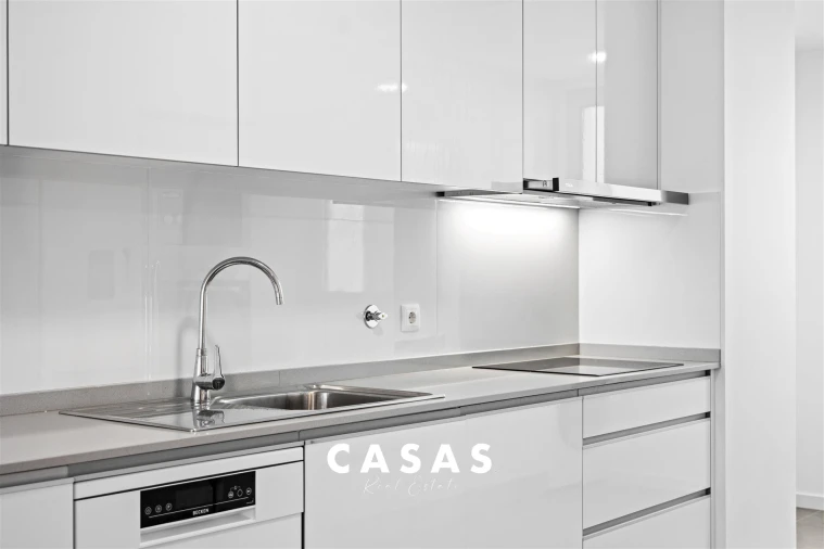 Apartamento T2 para Arrendamento em São Martinho Foto 12