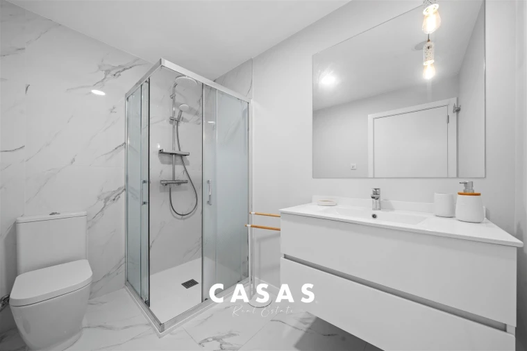 Apartamento T2 para Arrendamento em São Martinho Foto 16