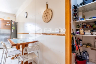 Apartamento T3 para Venda em Marvila, Ribeira Santarém, São Salvador, São Nicolau
