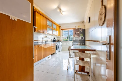 Apartamento T3 para Venda em Marvila, Ribeira Santarém, São Salvador, São Nicolau