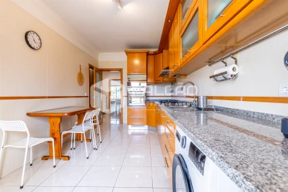 Apartamento T3 para Venda em Marvila, Ribeira Santarém, São Salvador, São Nicolau