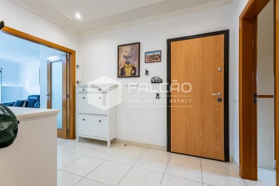 Apartamento T3 para Venda em Marvila, Ribeira Santarém, São Salvador, São Nicolau