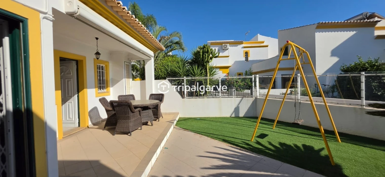 Moradia T2 para Venda em Albufeira e Olhos de Água Foto 1