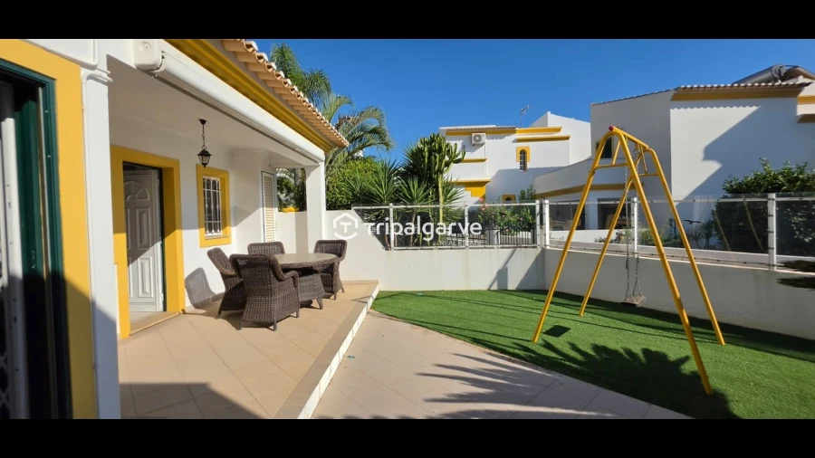 Moradia T2 para Venda em Albufeira e Olhos de Água