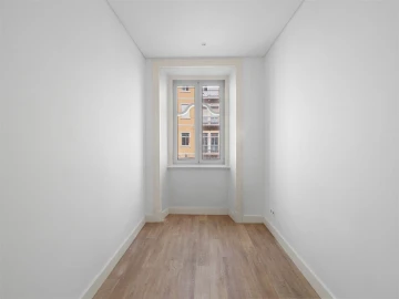 Apartamento T2 para Arrendamento em Penha de França
