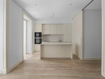 Apartamento T2 para Arrendamento em Penha de França