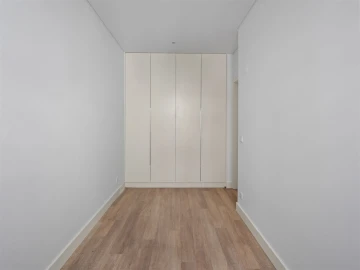 Apartamento T2 para Arrendamento em Penha de França