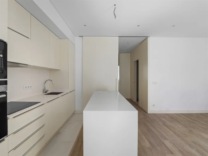 Apartamento T2 para Arrendamento em Penha de França Foto 3