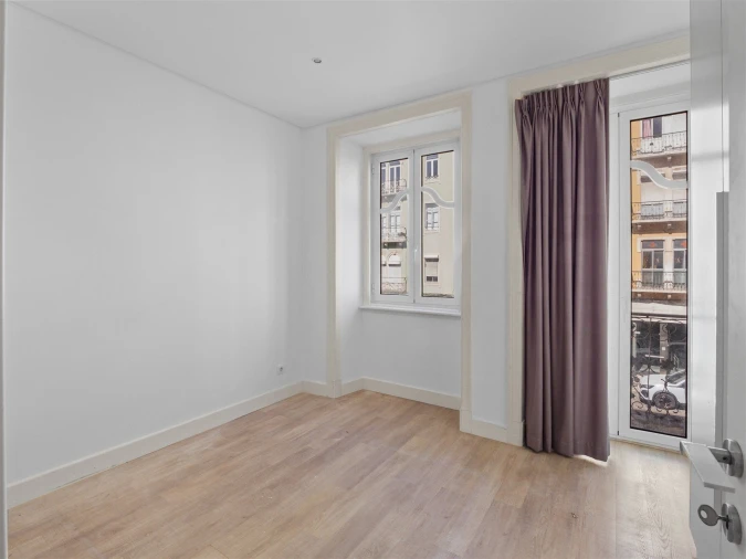 Apartamento T2 para Arrendamento em Penha de França Foto 8