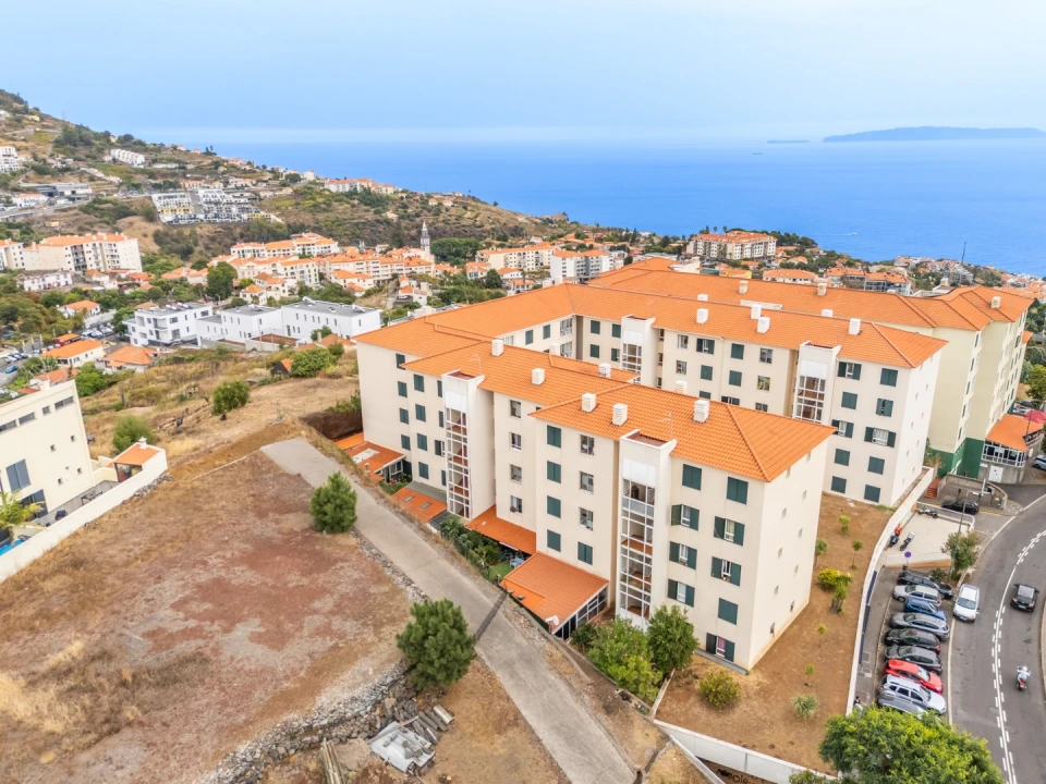 Apartamento T3 para Venda em Caniço Foto 31