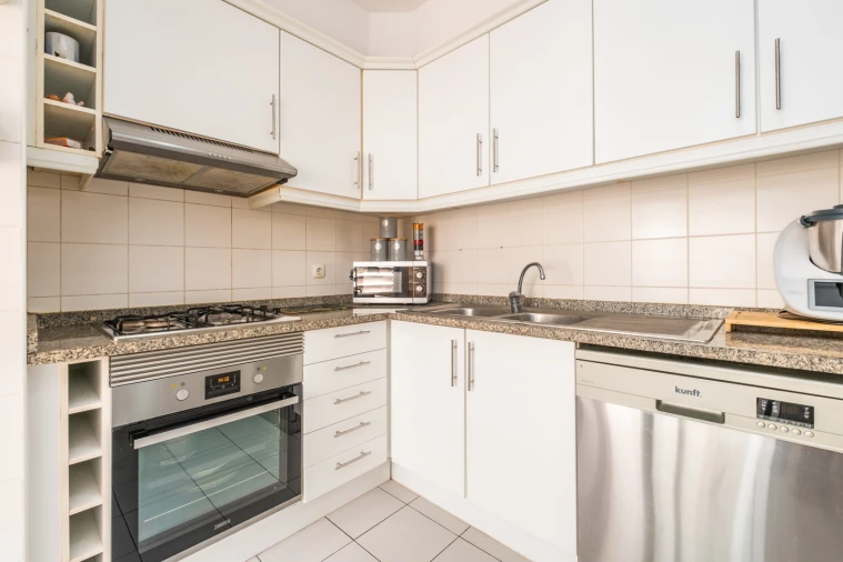 Apartamento T3 para Venda em Caniço Foto 9