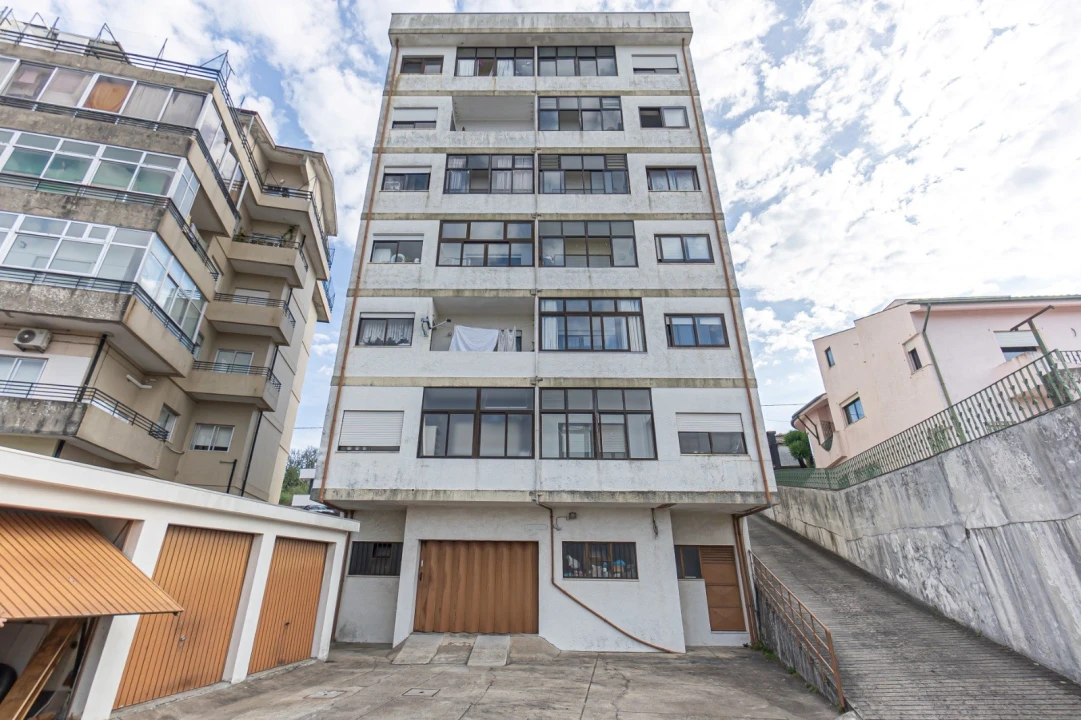 Apartamento T3 para Arrendamento em Gondomar (São Cosme), Valbom e Jovim Foto 1
