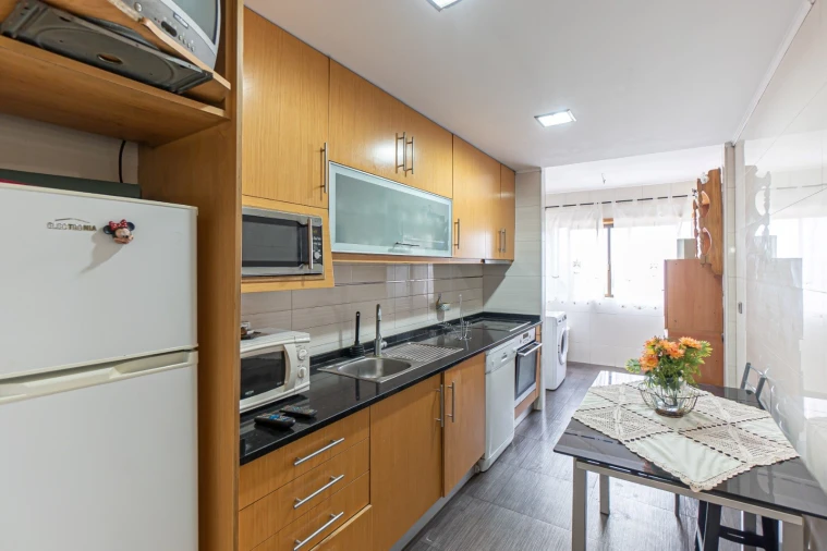 Apartamento T3 para Arrendamento em Gondomar (São Cosme), Valbom e Jovim Foto 8